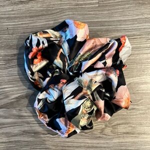 BNWOT Anthropologie Large Satin Black Floral Scrunchie